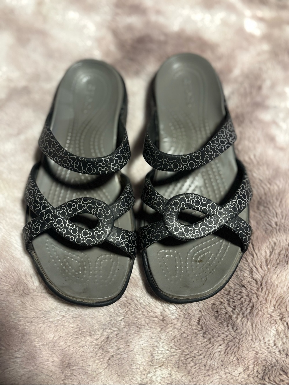 Disney Mickey Mouse Crocs Women’s Size 7 Black Gray Slide Sandals